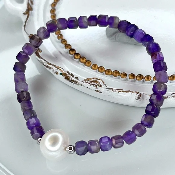 Handmade Freshwater Pearl Faceted Amethyst Stretchy Bracelet - Picture 3 of 3
